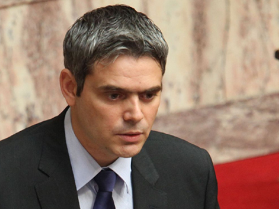 Γονάτισε ο πρώην υφυπουργός